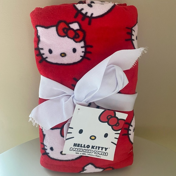 Hello Kitty Other - HELLO KITTY set of 2 Hand Towels
